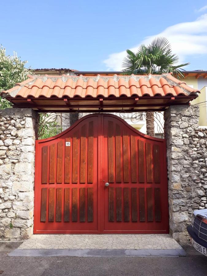 Guest House Zadeja Shkoder Exterior photo